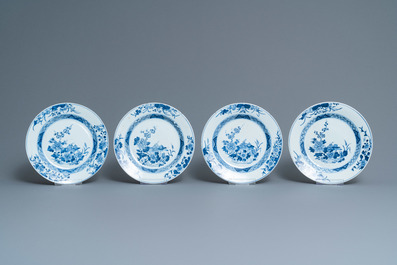 Acht Chinese blauw-witte schotels, een schaal en drie dekseldoosjes, Yongzheng en later