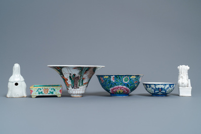 A varied collection of Chinese porcelain, 18/20th C.