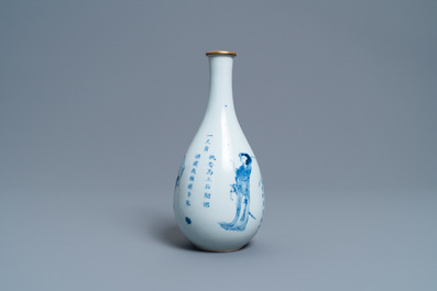 Un vase en forme de poire en porcelaine de Chine en bleu et blanc &agrave; d&eacute;cor 'Shuihu Zhuan', Shunzhi/Kangxi