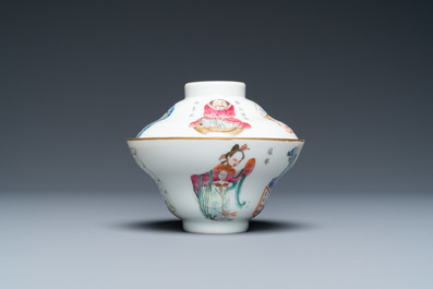 Onze soucoupes et six tasses en porcelaine de Chine famille rose &agrave; d&eacute;cor 'Wu Shuang Pu', la plupart marque et &eacute;poque de Daoguang