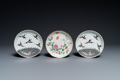 Sept soucoupes, une th&eacute;i&egrave;re et une bo&icirc;te couverte en porcelaine de Chine famille rose, 19&egrave;me