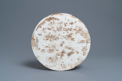 A round Chinese qianjiang cai plaque, 19/20th C.