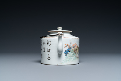 A Chinese qianjiang cai teapot and cover, 19/20th C.