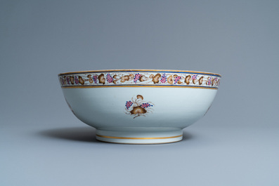 A large Chinese famille rose export porcelain punchbowl and dish, Qianlong