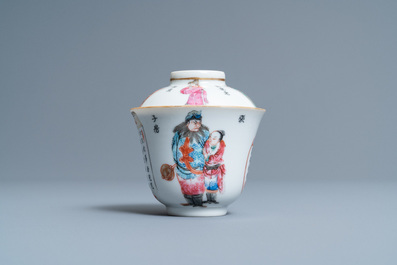 Une tasse couverte et soucoupe en porcelaine de Chine famille rose &agrave; d&eacute;cor 'Wu Shuang Pu', marque et &eacute;poque de Daoguang