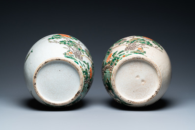 A pair of Chinese famille verte crackle-glazed jars, 19th C.