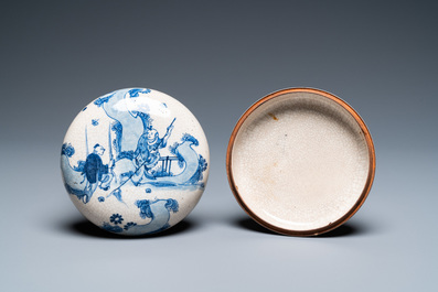 Six diverse Chinese vases and a soft paste seal paste box, 19/20th C.