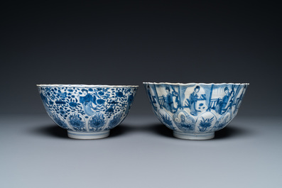 Twee Chinese blauw-witte kommen, Chenghua merk, Kangxi