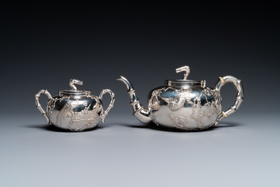 A Chinese silver teapot and a sugar bowl, 19/20th C.