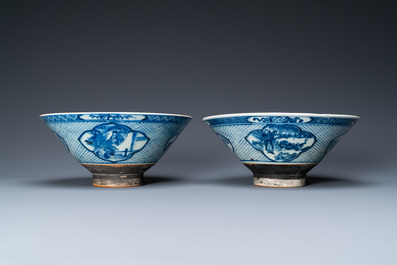 A pair of Chinese blue and white bowls and a famille verte vase, 19th C.