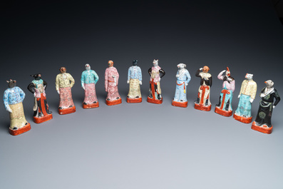 Un ensemble complet des douze animaux du zodiaque en porcelaine de Chine famille rose, marque de Hongxian, R&eacute;publique