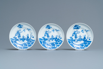 Six tasses et soucoupes en porcelaine de Chine en bleu et blanc, 19&egrave;me