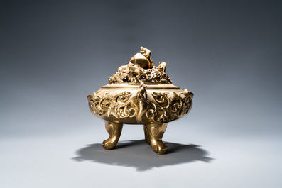 A large Chinese bronze censer with rats on grapevines, 19th C.