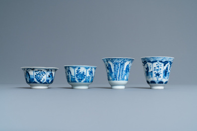 Quarante-six tasses et vingt-cinq soucoupes en porcelaine de Chine en bleu et blanc, divers marques, 19&egrave;me