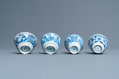 Quarante-six tasses et vingt-cinq soucoupes en porcelaine de Chine en bleu et blanc, divers marques, 19&egrave;me