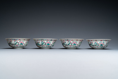 Quatre bols en porcelaine de Chine famille rose pour le march&eacute; Straits ou Peranakan, 19&egrave;me