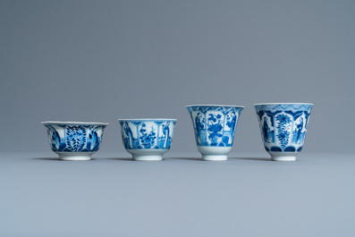 Quarante-six tasses et vingt-cinq soucoupes en porcelaine de Chine en bleu et blanc, divers marques, 19&egrave;me