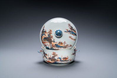 Une terrine couverte en porcelaine de Chine de style Imari, Qianlong