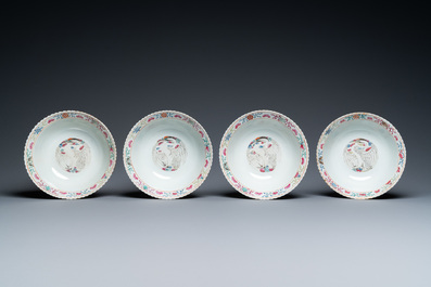 Quatre bols en porcelaine de Chine famille rose pour le march&eacute; Straits ou Peranakan, 19&egrave;me