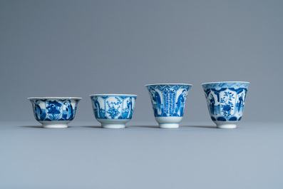 Quarante-six tasses et vingt-cinq soucoupes en porcelaine de Chine en bleu et blanc, divers marques, 19&egrave;me