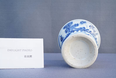 A Chinese blue and white 'zhadou', Kangxi