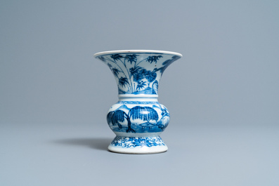 A Chinese blue and white 'zhadou', Kangxi