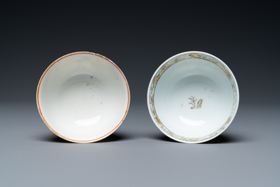 Deux tasses et soucoupes en porcelaine de Chine famille rose et grisaille, Yongzheng/Qianlong