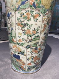 Une paire de vases en porcelaine de Chine famille verte &agrave; d&eacute;cor d'animaux mythiques, Kangxi