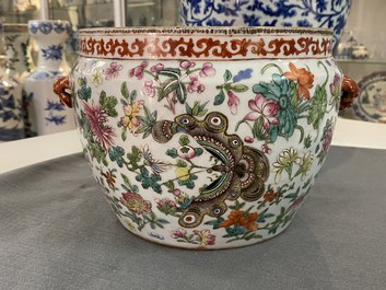 A Chinese famille rose 'kamcheng' bowl and cover with butterflies, 19th C.