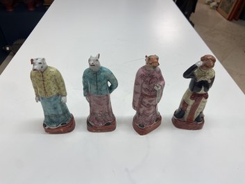 Een complete set met de twaalf dieren uit de Chinese zodiak in famille rose porselein, Hongxian zegelmerk, Republiek