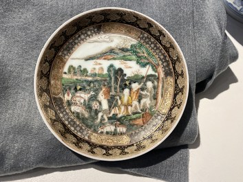 Une tasse et soucoupe en porcelaine de Chine famille rose &agrave; d&eacute;cor de la r&eacute;colte, Yongzheng