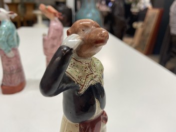 Un ensemble complet des douze animaux du zodiaque en porcelaine de Chine famille rose, marque de Hongxian, R&eacute;publique