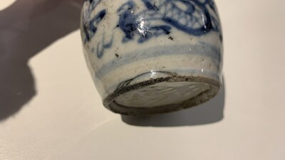 Quatorze vases en porcelaine de Chine en bleu et blanc, 18/20e eeuw