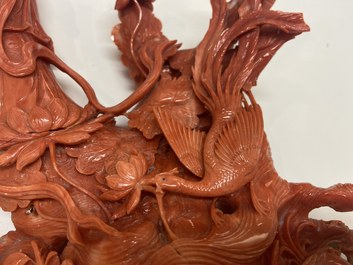 Un groupe figurant Guanyin en corail rouge sculpt&eacute;, Chine, 19/20&egrave;me