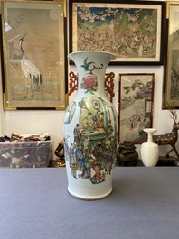 A Chinese two-sided qianjiang cai and famille rose vase, 19/20th C.