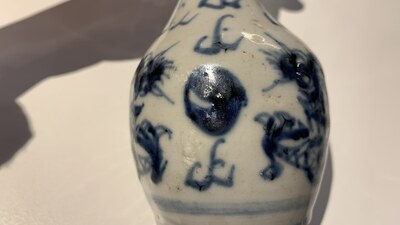 Quatorze vases en porcelaine de Chine en bleu et blanc, 18/20e eeuw