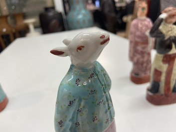 Un ensemble complet des douze animaux du zodiaque en porcelaine de Chine famille rose, marque de Hongxian, R&eacute;publique