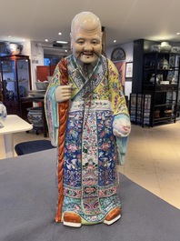 Une figure du Dieu d'&eacute;toiles 'Shou' en porcelaine de Chine famille rose, 19&egrave;me