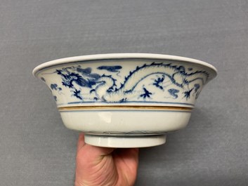 A varied collection of Chinese blue and white and famille rose porcelain, 19/20th C.