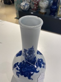 A Chinese blue and white mallet 'phoenix' vase, Kangxi mark, 19/20th C.