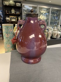 Un vase en porclaine de Chine &agrave; &eacute;mail flamb&eacute; mont&eacute; en lampe, Qianlong