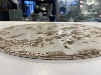 Une plaque en porcelaine de Chine qianjiang cai, 19/20&egrave;me