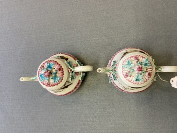 Une paire de th&eacute;i&egrave;res couvertes en porcelaine de Chine famille rose, Yongzheng