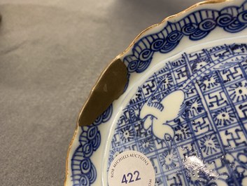 Une assiette en porcelaine de Chine en bleu et blanc de type ko-sometsuke pour le march&eacute; japonais, Chongzhen