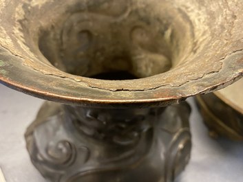 Un vase de forme 'zun' &agrave; d&eacute;cor zoomorphe en bronze, Chine, Kangxi