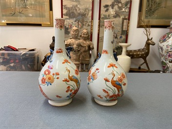 A pair of Chinese Dutch-decorated Kakiemon-style bottle vases, Kangxi