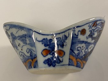 Un bol en porcelaine de Chine doucai, une bo&icirc;te &agrave; &eacute;pices en famille verte et une bo&icirc;te &agrave; th&eacute; en famille verte, Kangxi et apr&egrave;s