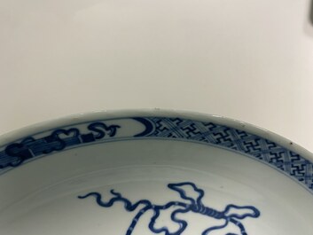 Onze assiettes en porcelaine de Chine en bleu et blanc, Kangxi et apr&egrave;s