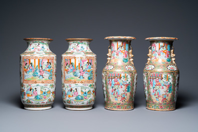 Deux paires de vases en porcelaine de Chine famille rose de Canton, 19&egrave;me