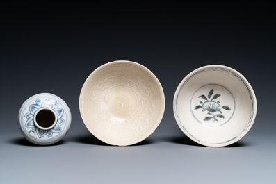 Four blue and white and monochrome Vietnamese or Annamese wares, 15/16th C.